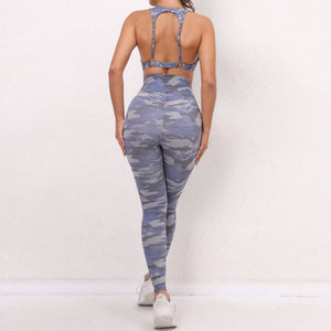 Conjunto de top y leggings de camuflaje