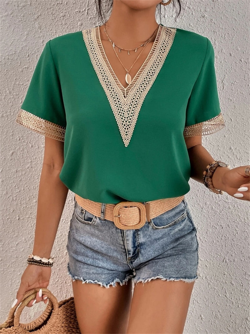 Blusa bordada con cuello en V Adri